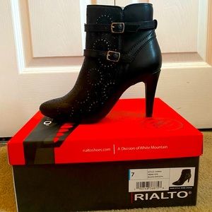 NWT Rialto Women’s Carma Fashion Boot- size 7